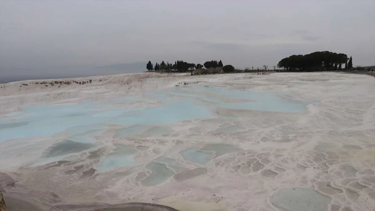 Pamukkale&#039;ye yoğun ilgi... Ziyaretçi sayısı her yıl artıyor