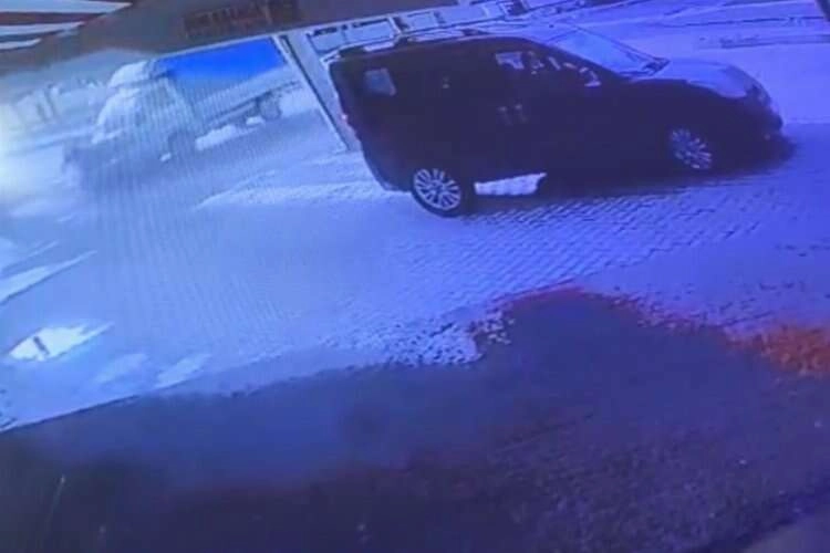 Afyonkarahisar'da kamyonet motosikletle çarpıştı haberinin görseli