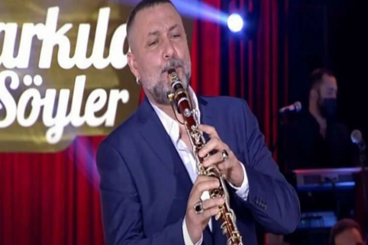 İzmirli ünlü klarnetçi Hüsnü Şenlendirici'den üzücü haber haberinin görseli