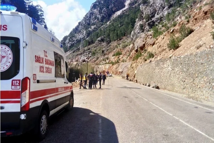 Adana’da heyelan faciası: 4 öğretmen hayatını kaybetti haberinin görseli