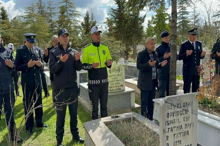 Şehit polis memuru meslektaşları tarafından yad edildi haberinin görseli