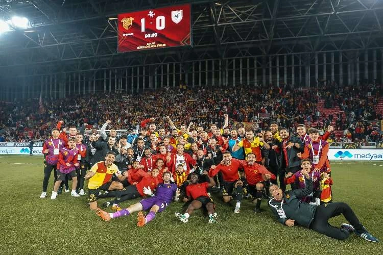 Göztepe yenilmezlik serisine devam ediyor haberinin görseli