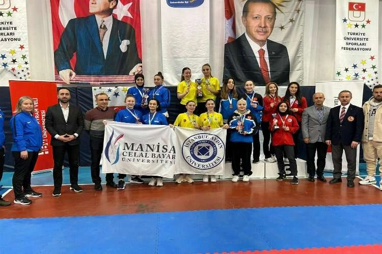 Kadın karateciler, şampiyonluğa imza atıyor haberinin görseli