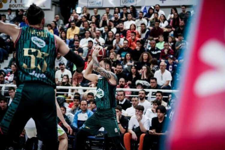 Pınar Karşıyaka A. Efes'i konuk ediyor haberinin görseli