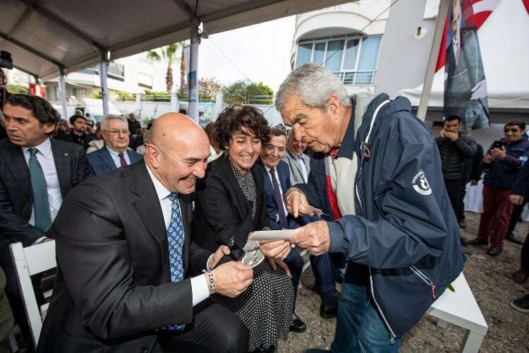Tunç Soyer: Bu toprakların bereketini hakça paylaşacağız haberinin görseli