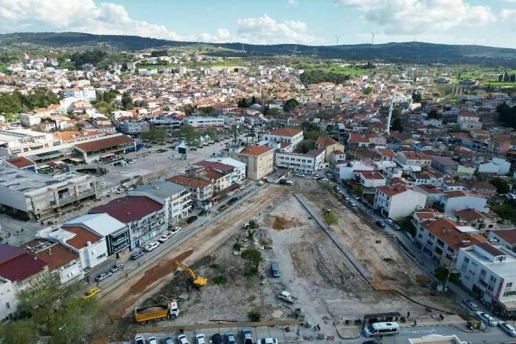 Urla'daki boş araziden 2 proje çıkacak