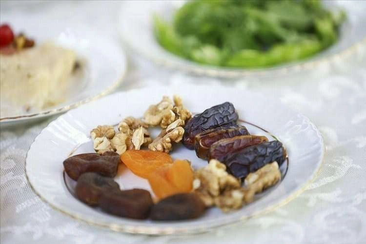 Aralıklı beslenme vücuda gençlik kazandırıyor  haberinin görseli