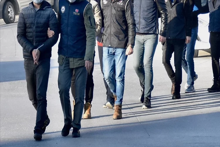 Manisa ve İzmir’de 53 adrese operasyon haberinin görseli