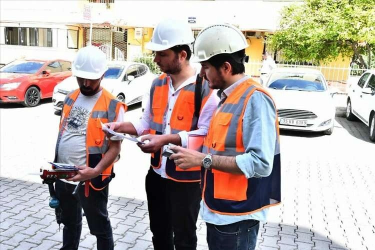 İzmir'de depreme dayanıklılık incelemesine 4 bin bina için başvuru yapıldı haberinin görseli