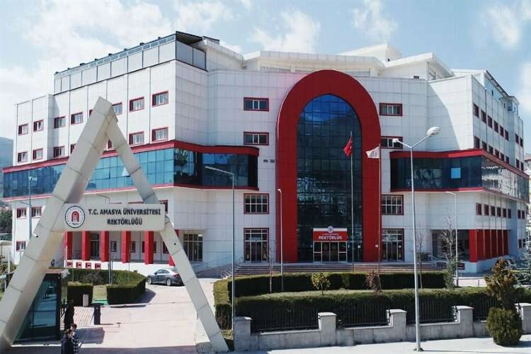 Amasya Üniversitesi 4/B Sözleşmeli 25 Personel alacak haberinin görseli