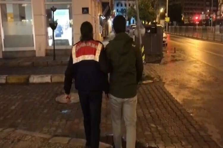 İzmir merkezli 10 ilde FETÖ operasyonu haberinin görseli