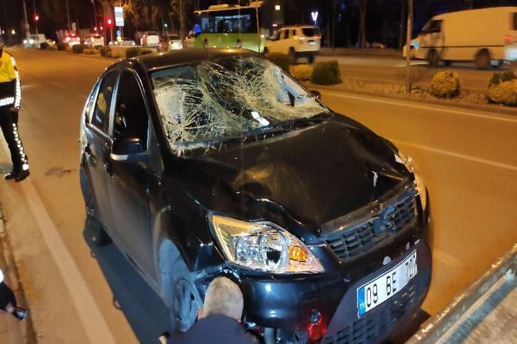 Denizli'de otomobil yayaya çarptı! haberinin görseli