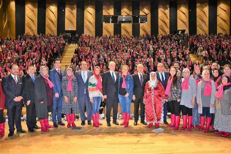 Denizli’de 'Pembe Çizmeler' projesi sona erdi haberinin görseli