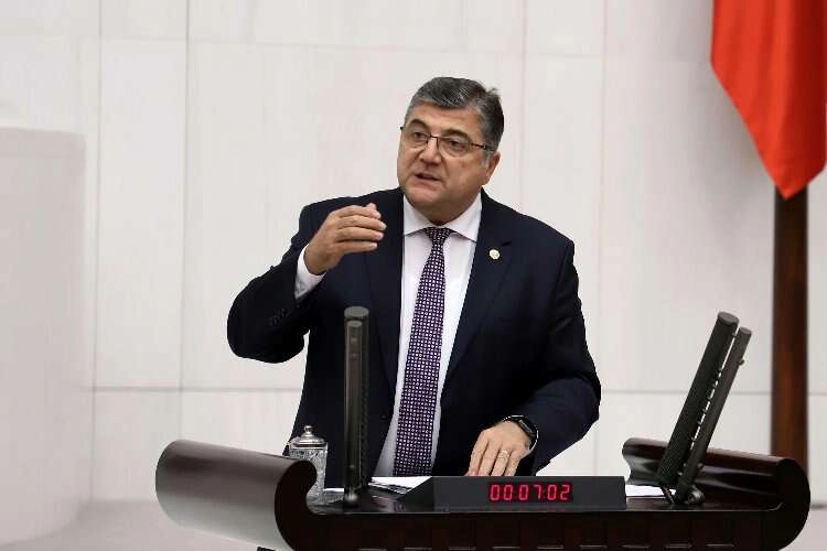 CHP'li bir vekilden daha veda haberinin görseli