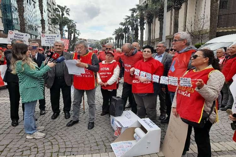 Emekliler alana indi: “Açlığa yoksulluğa oy yok” haberinin görseli