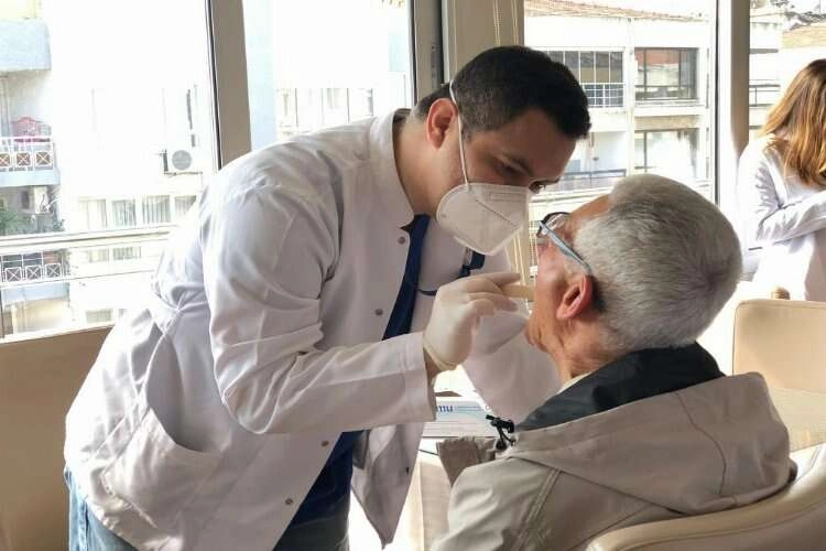 Egeli diş hekimlerinden afetzedelere hizmet haberinin görseli