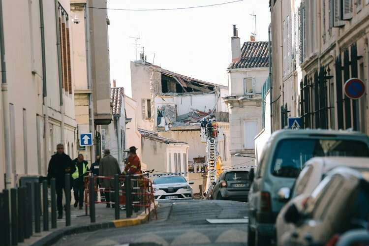 Fransa'da bina çöktü: 6 ölü haberinin görseli