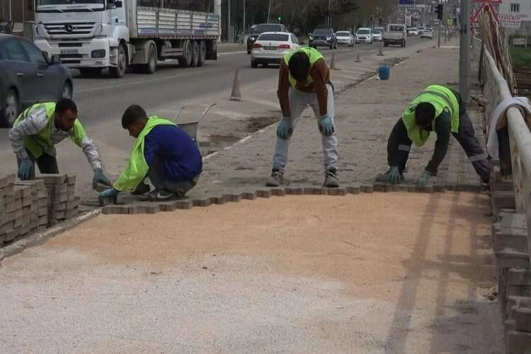 Pazarcık'ta normalleşme adımları... Yaralar sarılıyor haberinin görseli