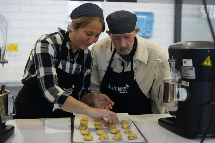 Karşıyaka'da 2. Parkinson Sempozyumu haberinin görseli