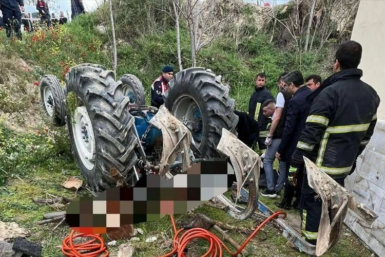 Denizli’de traktör devrildi haberinin görseli