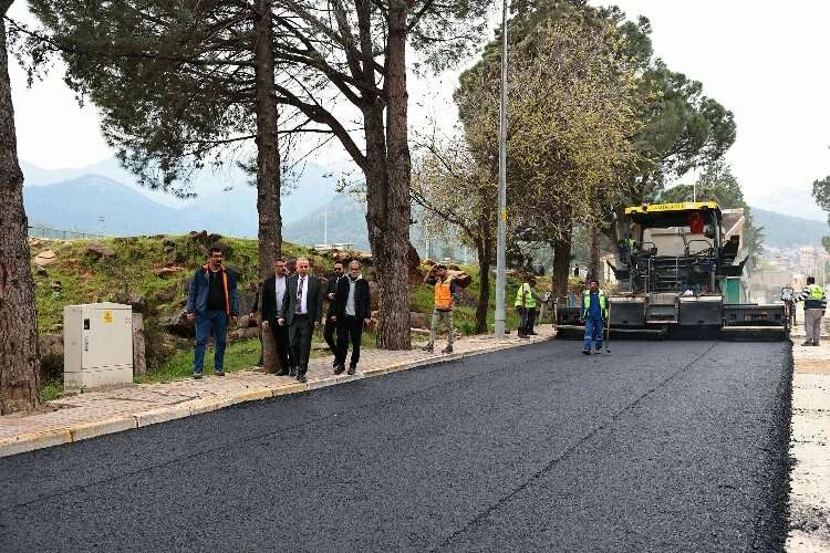 Denizli Büyükşehir'den yol seferberliği haberinin görseli