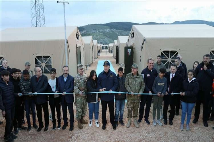 2 bin 400 kişilik Antakya NATO Çadır Kenti törenle açıldı haberinin görseli