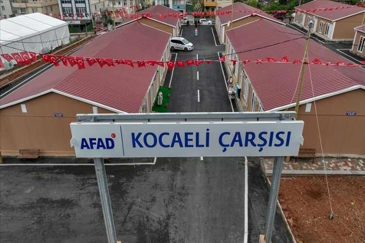 Depremzede esnaf için dükkanlarda faaliyet başladı haberinin görseli