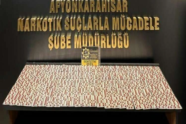 Afyonkarahisar'da bin 724 sentetik ecza ele geçirildi haberinin görseli