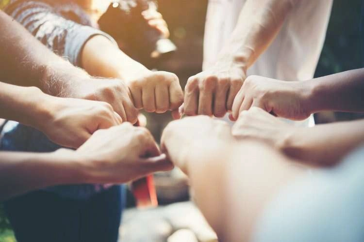 Omuz’dan depremzedeler için çağrı haberinin görseli