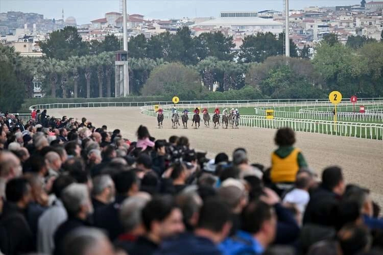 Şirinyer Hipodromu koruma kararıyla geleneği sürdürecek haberinin görseli