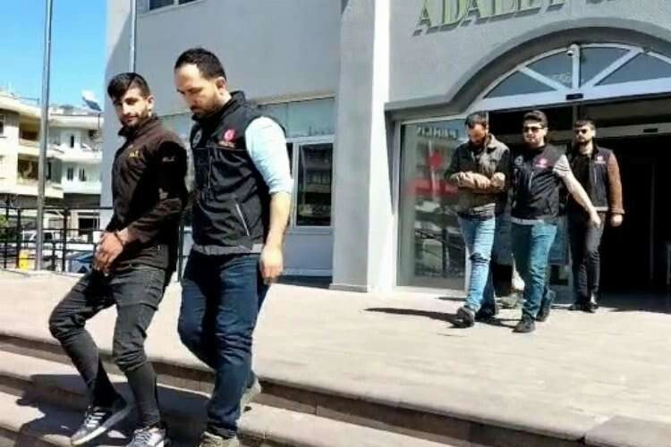 İzmir'de zehir tacirlerine operasyon! haberinin görseli