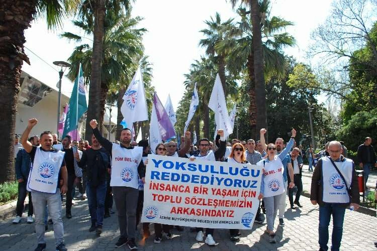 İzmir Büyükşehir çalışanları iş bıraktı  haberinin görseli