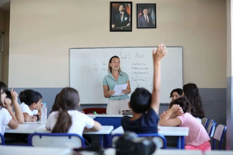 Bayraklı Belediyesinden hobi kursları haberinin görseli