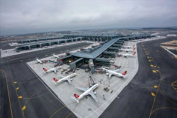 Milyonlarca yolcu İstanbul Havalimanı'na akın etti haberinin görseli