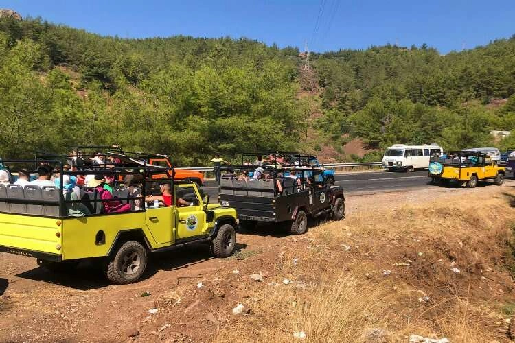Cip safari sürücülerine havadan ve karadan denetim haberinin görseli