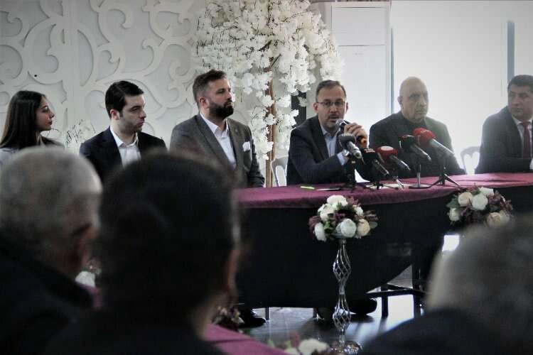 Bakan Kasapoğlu, seçim çalışmalarını başlattı haberinin görseli
