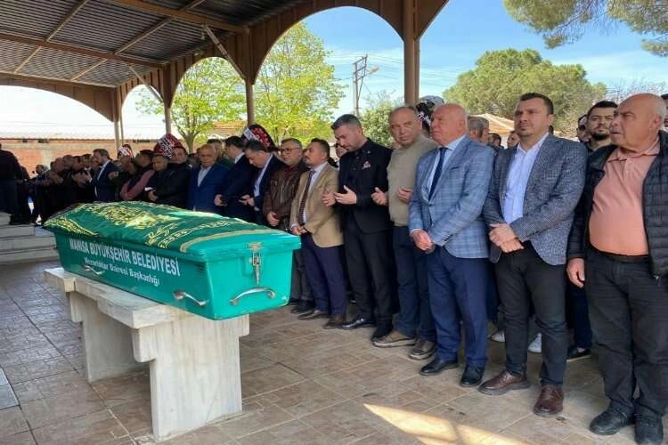 Turgutlu Belediye Başkanı annesine veda etti haberinin görseli