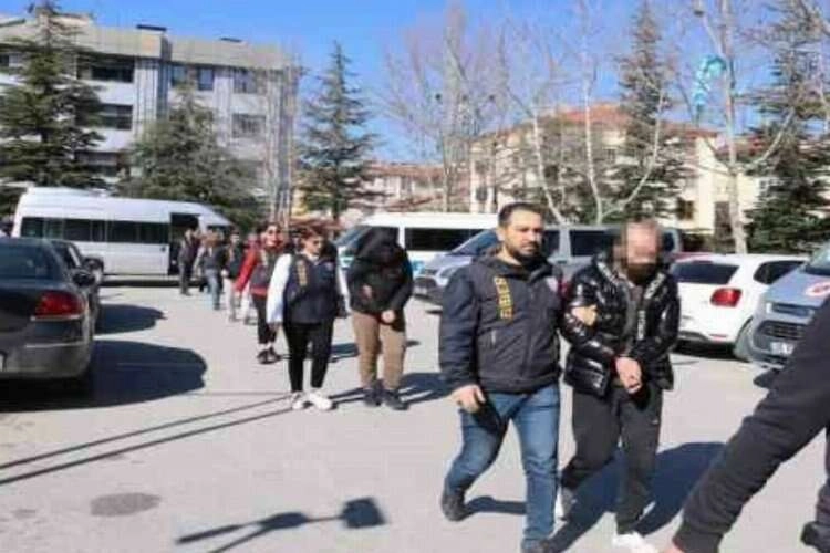 Afyon'da Tavşanlar çetesinin 7 üyesi tutuklandı haberinin görseli