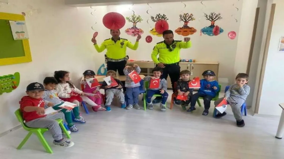 Aydın’da polis haftası çocuklarla beraber kutlandı    haberinin görseli