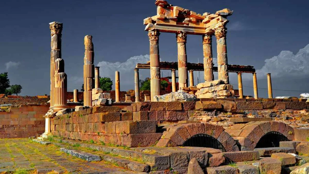İzmir'de gezilmesi gereken 5 antik kent - 1724
