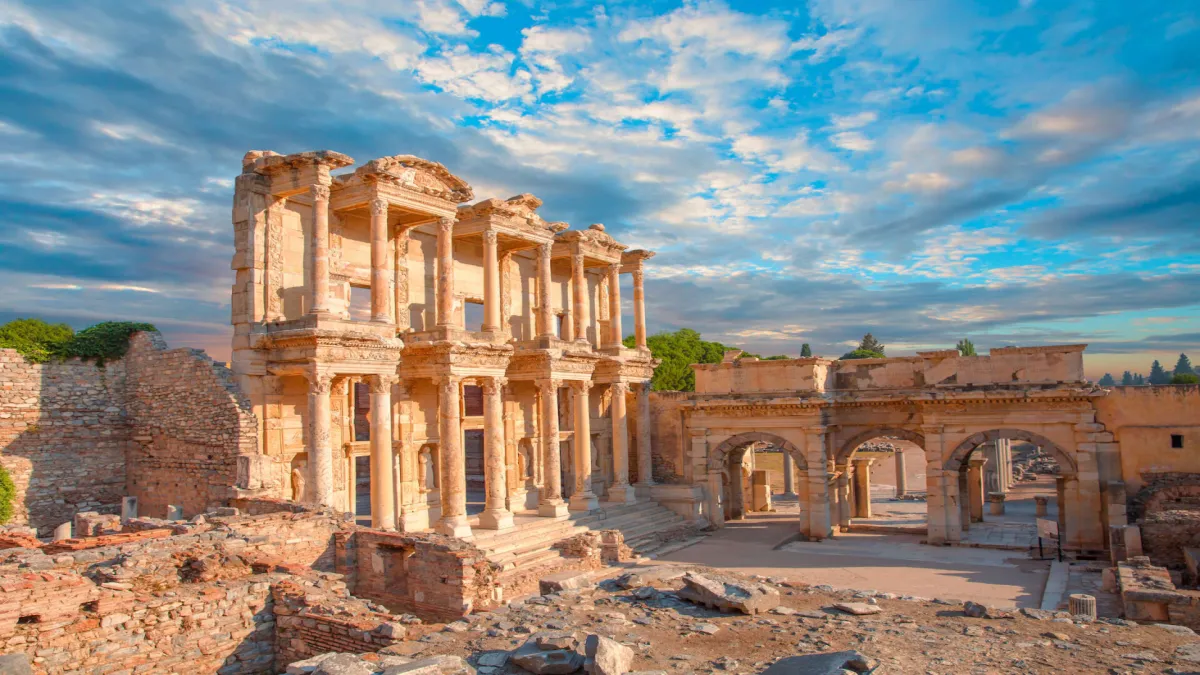 İzmir'de gezilmesi gereken 5 antik kent - 1723