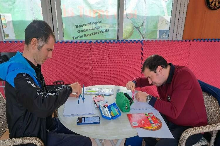 Otizmli eğitmenden 'Mandala Kursu' daveti haberinin görseli