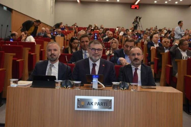 AK Partili Saygılı, Büyükşehir Belediye Meclisi toplantısına katıldı haberinin görseli