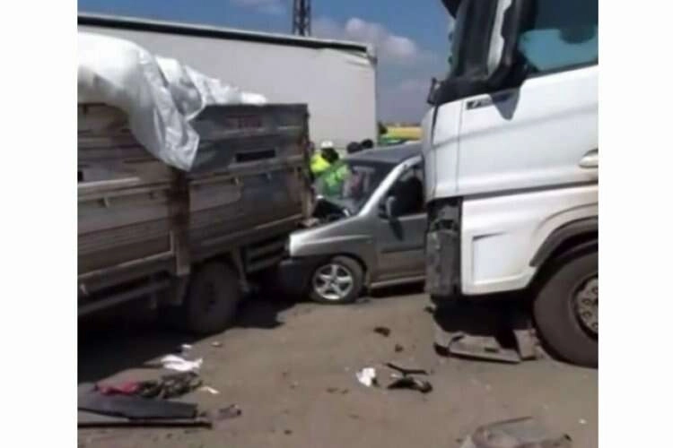 Gaziantep'te zincirleme kaza! 8 araç birbirine girdi haberinin görseli