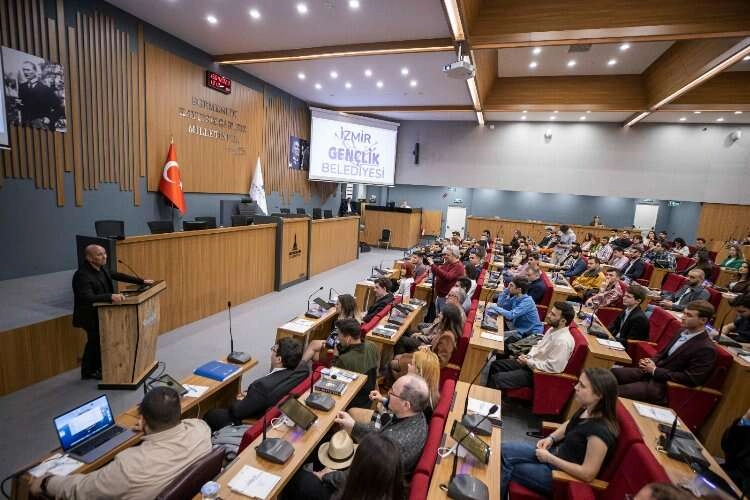 Soyer: Özgürlüğü bizlerle buluşturacak olanlar da 2023 kuşağı olacak haberinin görseli