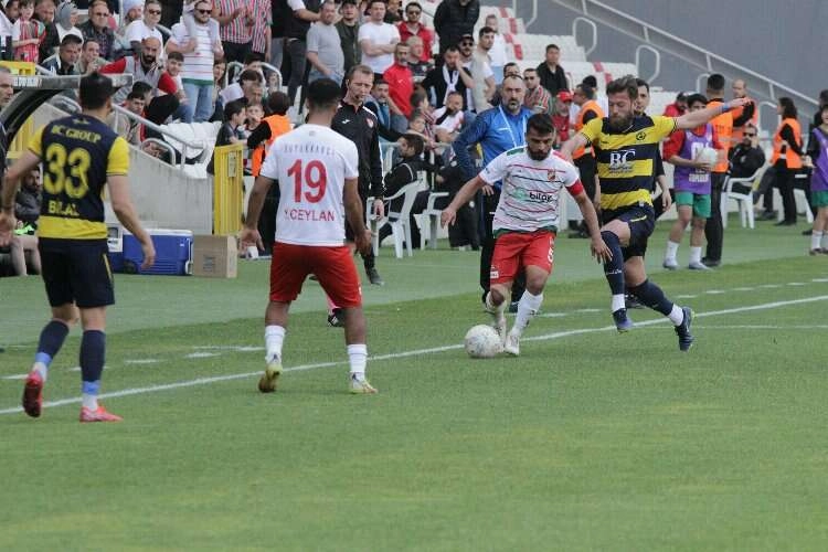 Karşıyaka, Ağrı 1970 Spor'u 3-1 mağlup etti haberinin görseli