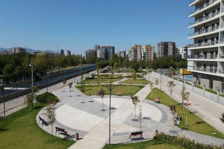 Bayraklı'nın Lions Parkı'nda çalışmalar bitti haberinin görseli