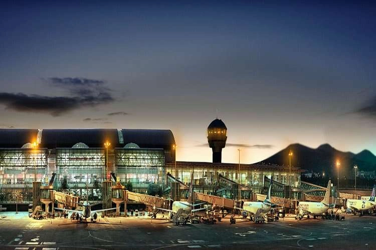İzmir Adnan Menderes Havalimanı, Transavia’nın ilk Paris uçuşunu karşıladı haberinin görseli