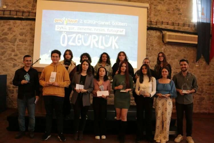 2. Genç Hayat Kültür Sanat Ödül töreni gerçekleşti haberinin görseli
