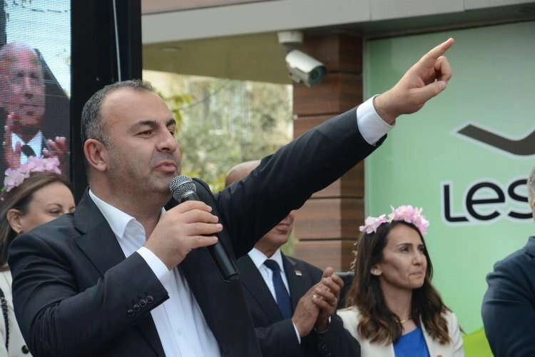 CHP’den iktidara yaylım ateşi… Arslan’dan ‘mülakat’ göndermesi, Soyer’den ‘harami’ resti haberinin görseli